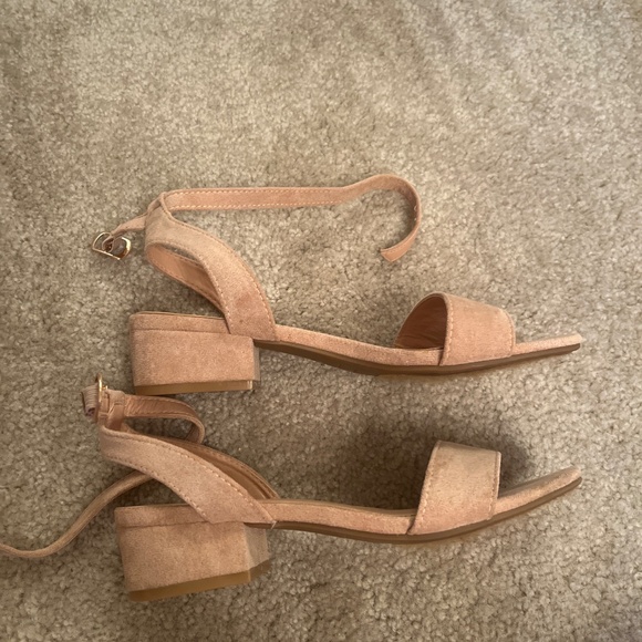 TruFox woman’s heels - Picture 3 of 5